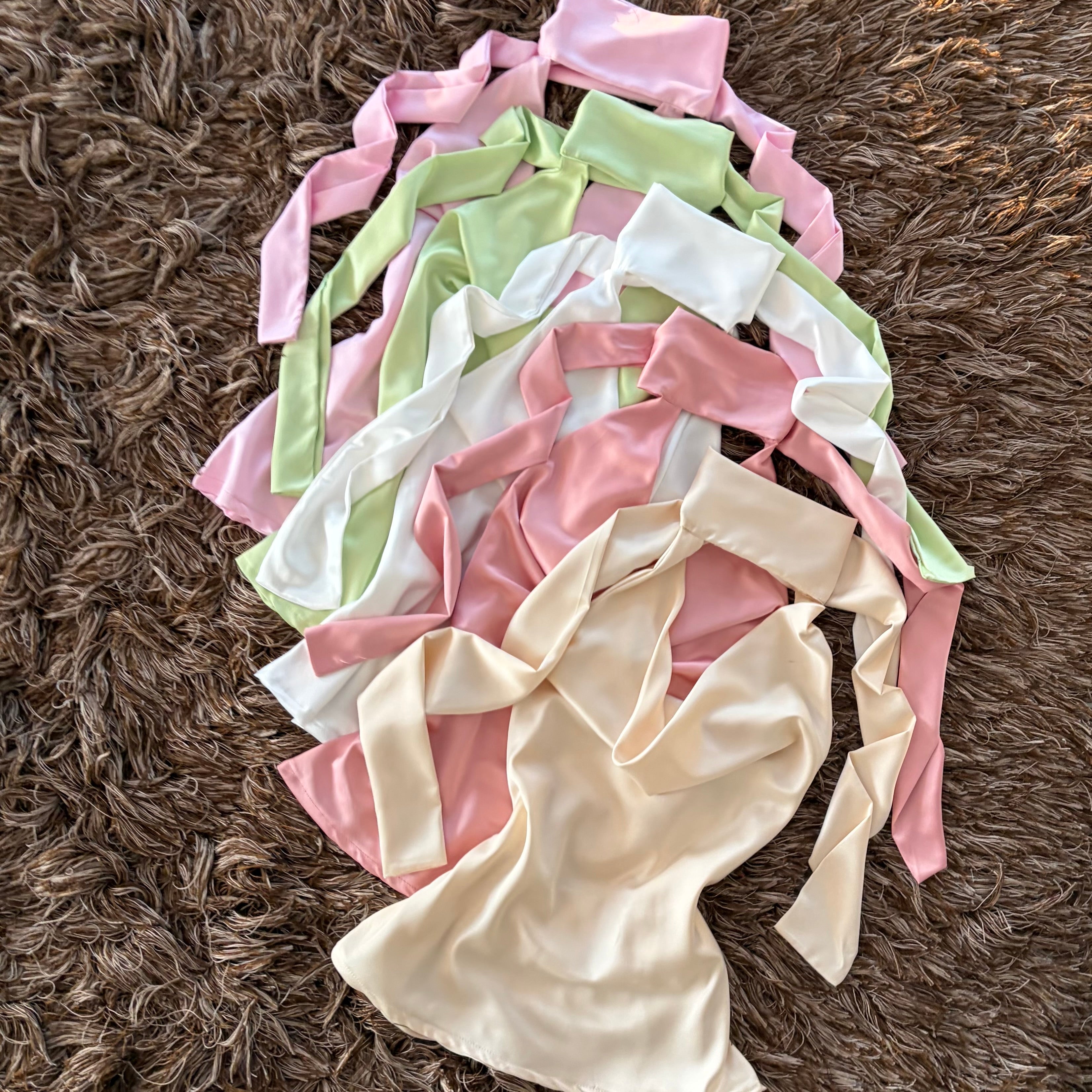 Blusa satén cuello tiras