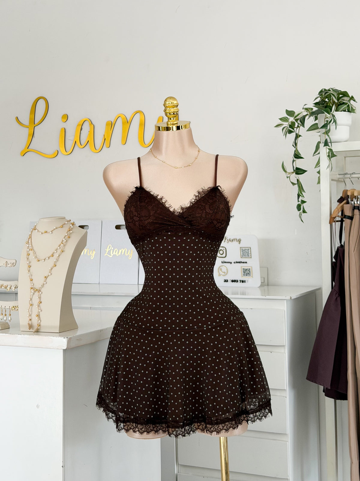Vestido pecho encaje lunares