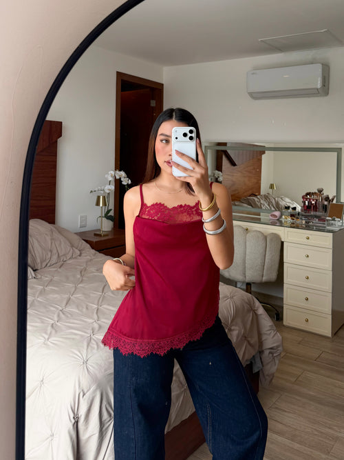 Blusa holgada pecho encaje