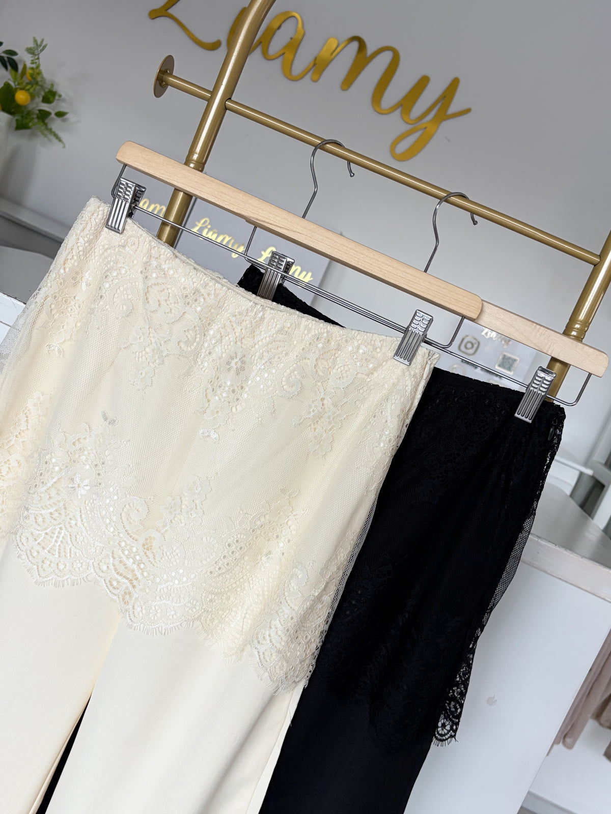 Pantalón liso encaje