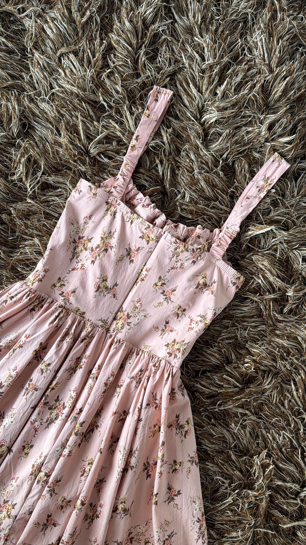 Vestido floreado pecho corrugado