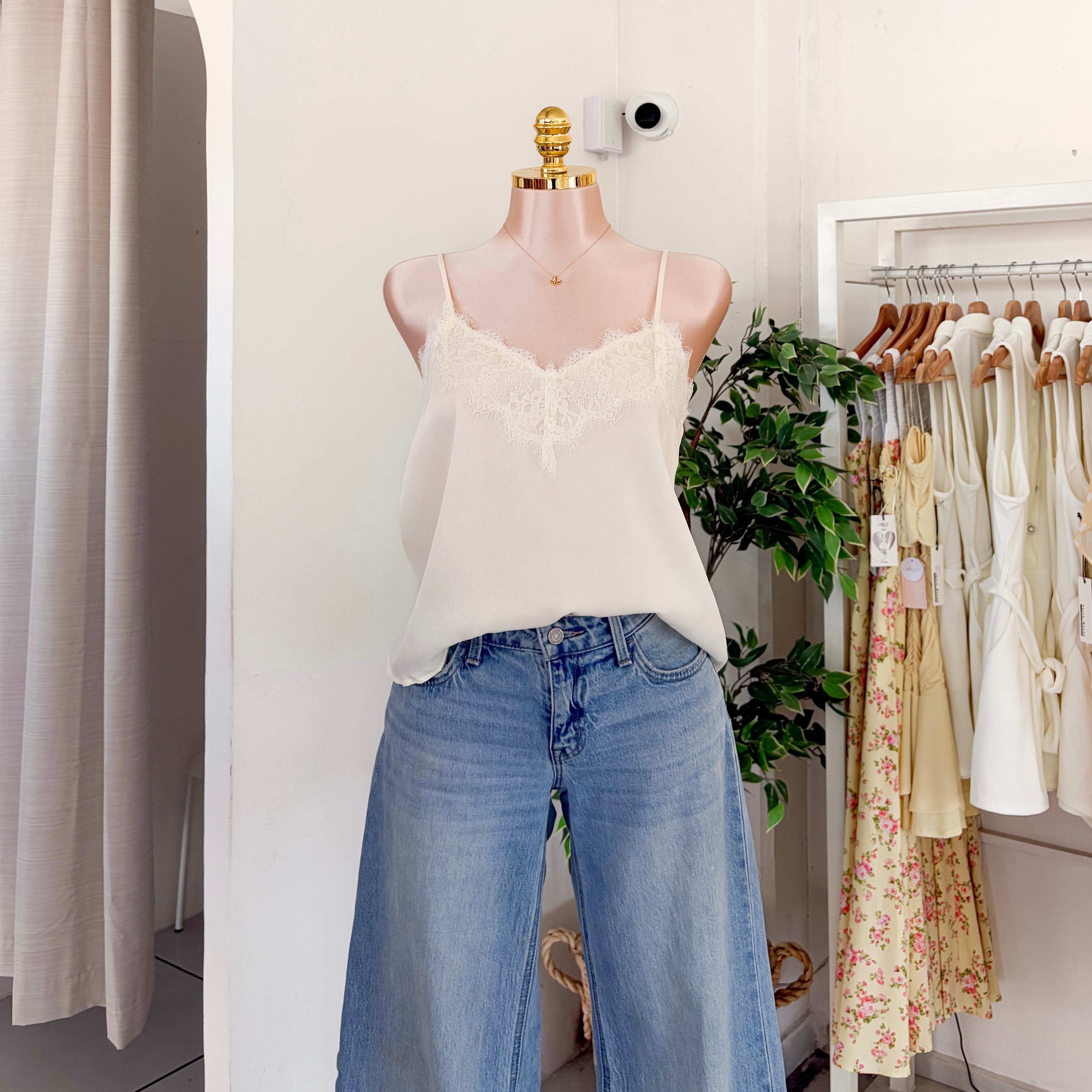 Blusa pecho encaje