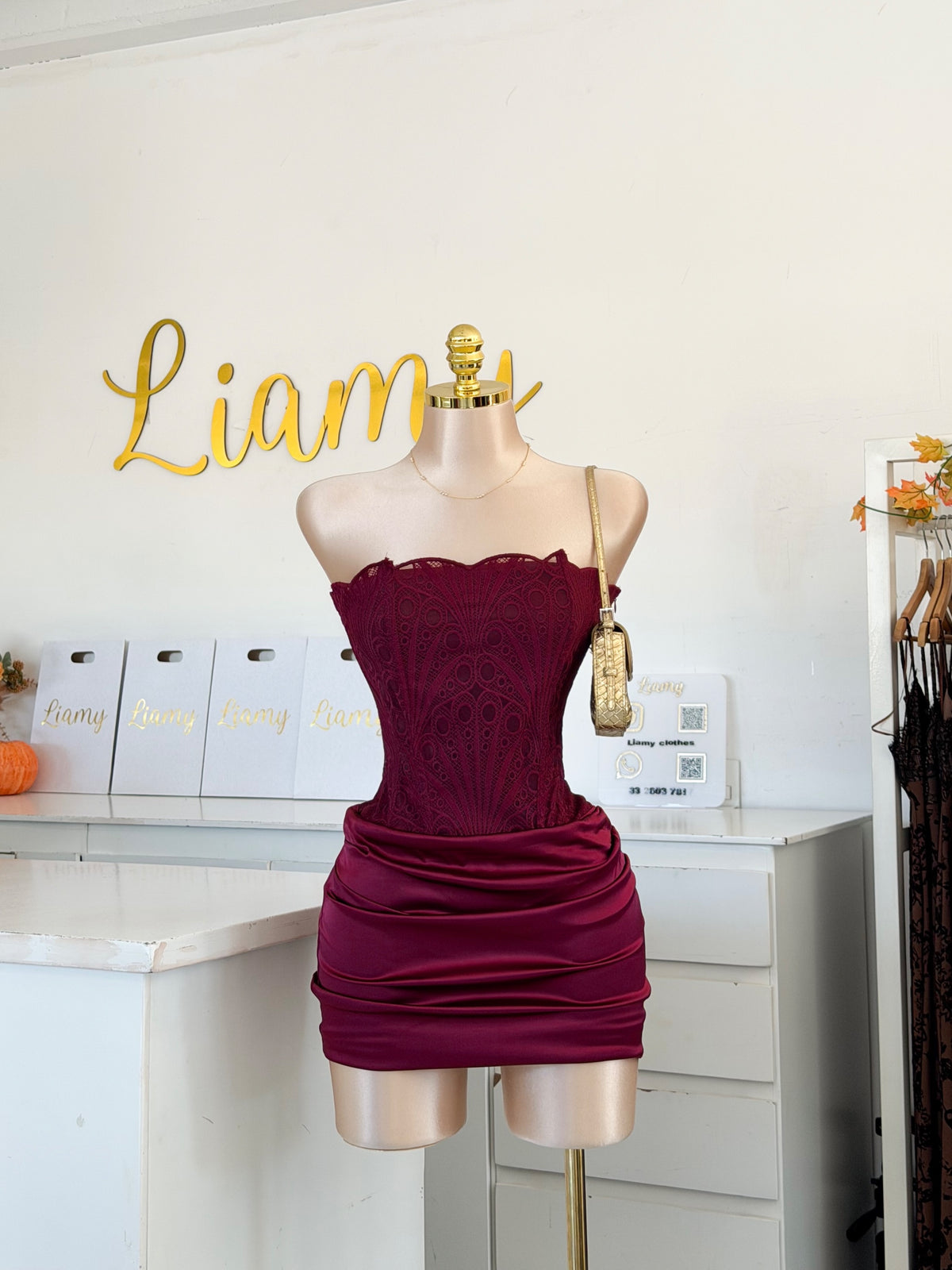 Vestido corset encaje