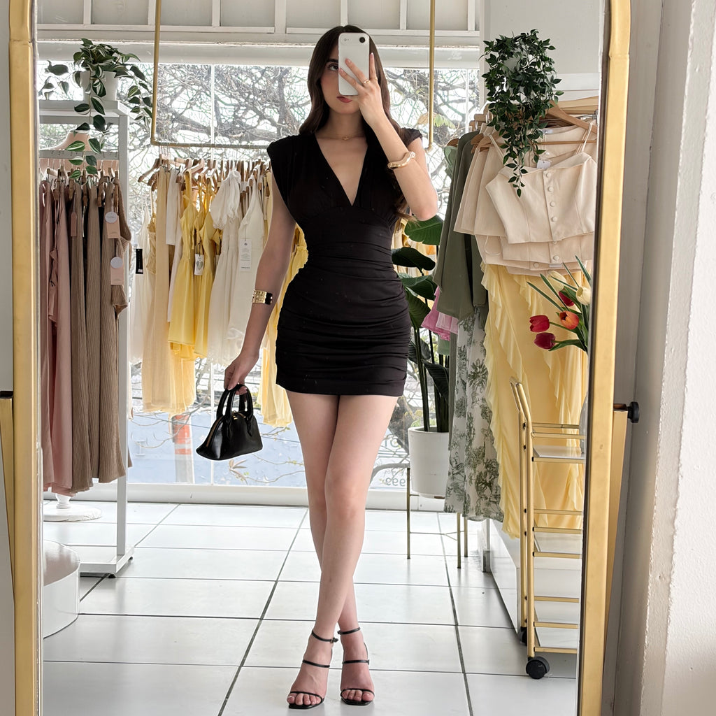 Vestido corrugado pecho V