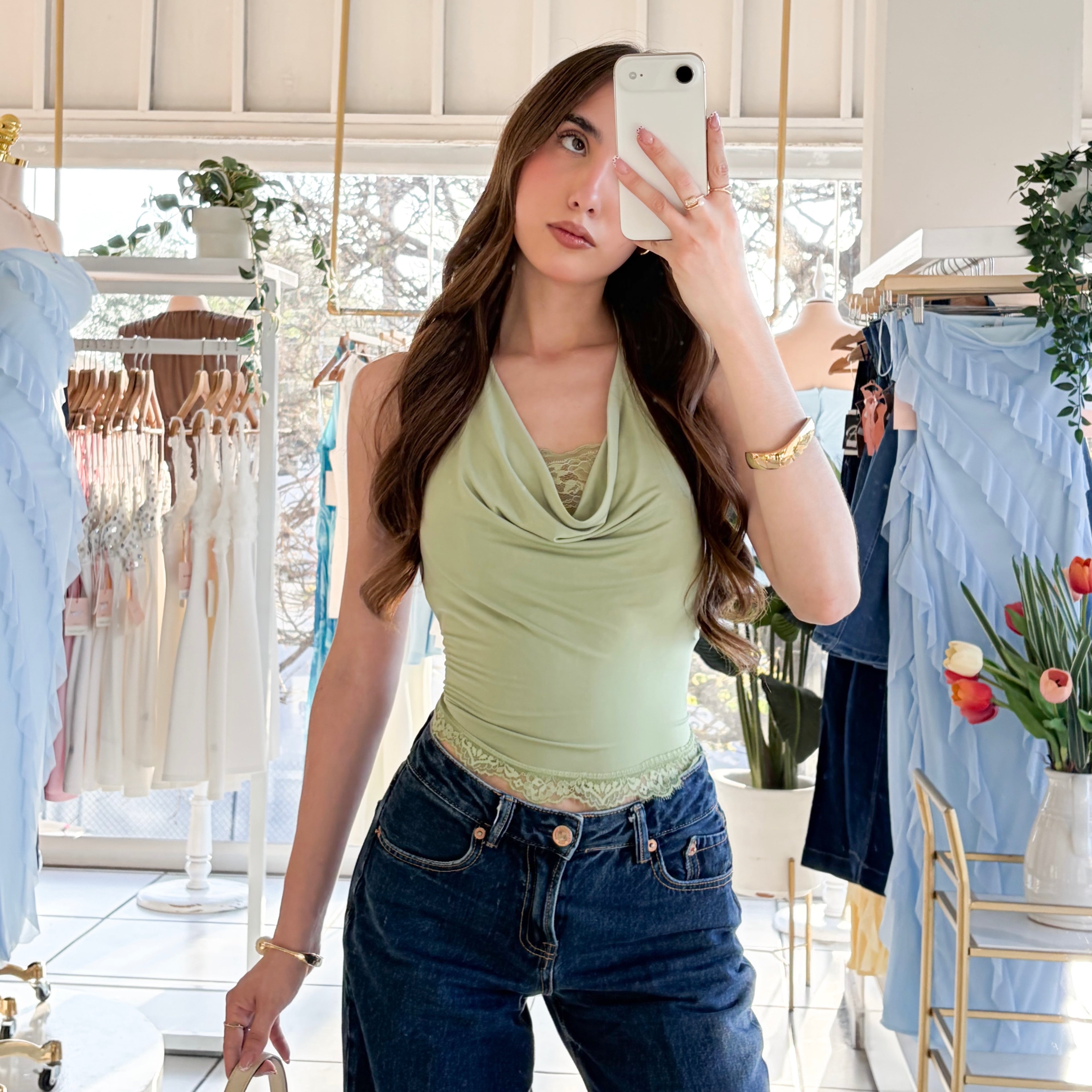 Blusa halter escote encaje