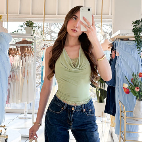 Blusa halter escote encaje