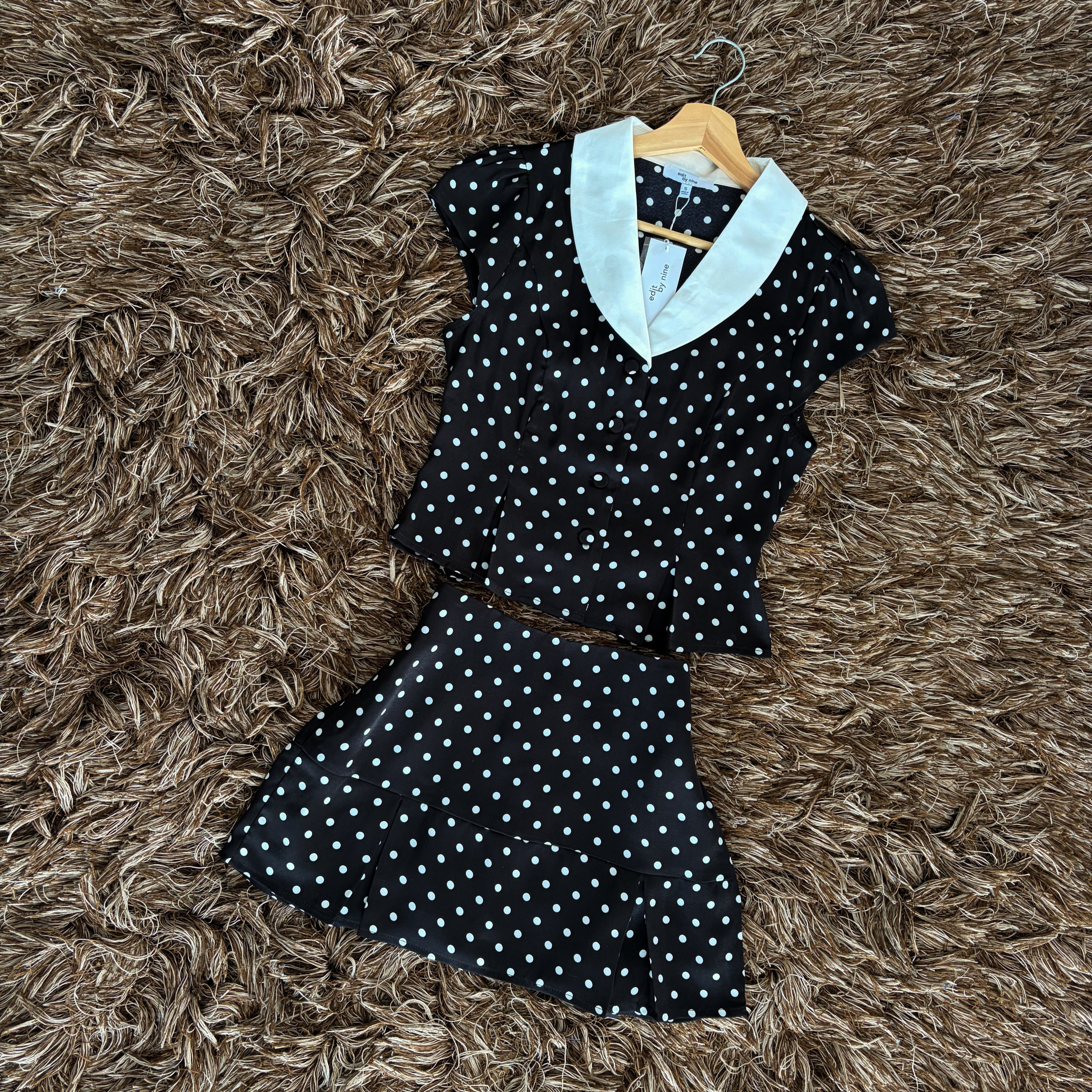 Set puntos cuello blanco V