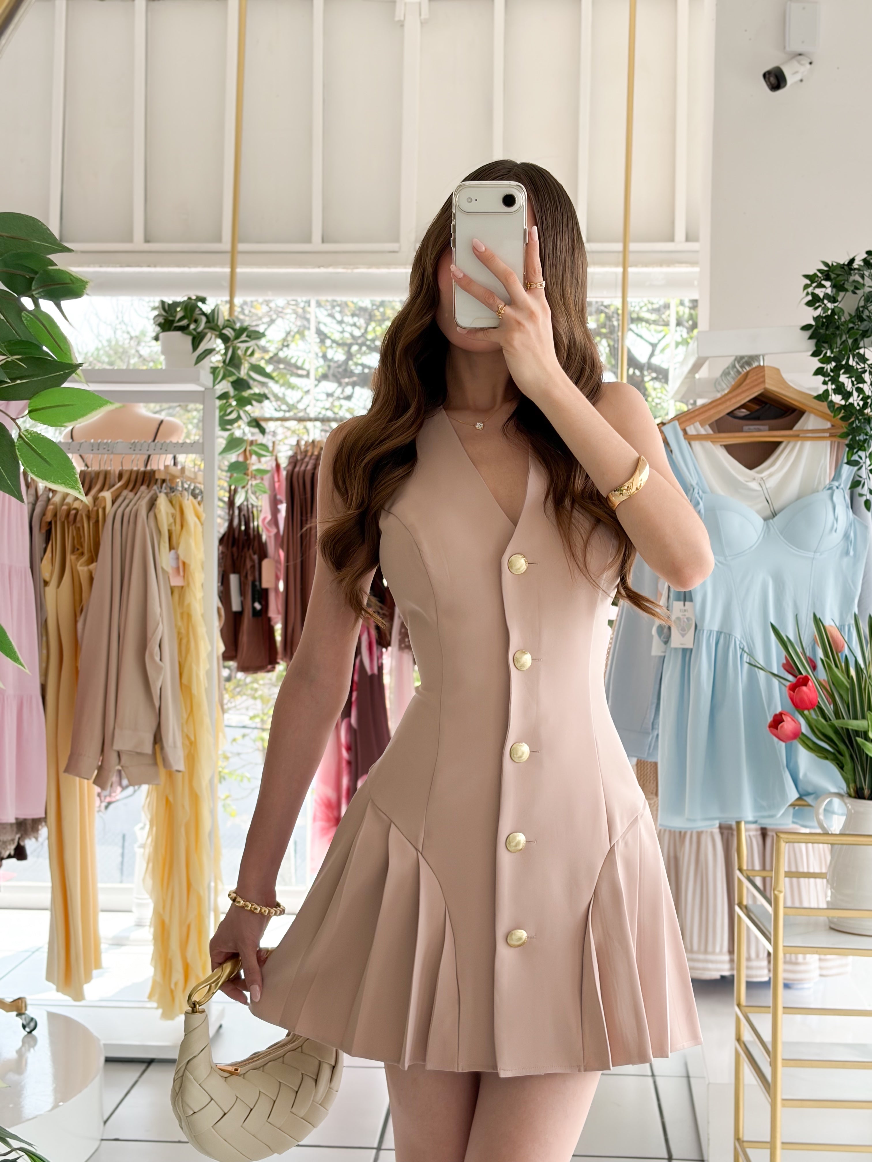 Vestido tableado botones dorados