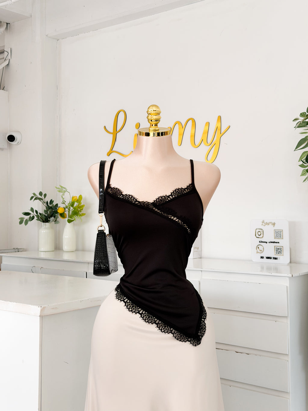 Blusa tirante encaje