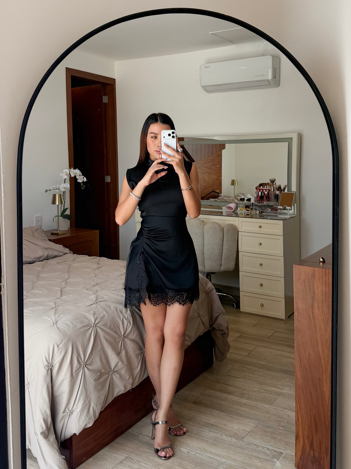 Vestido encaje abertura