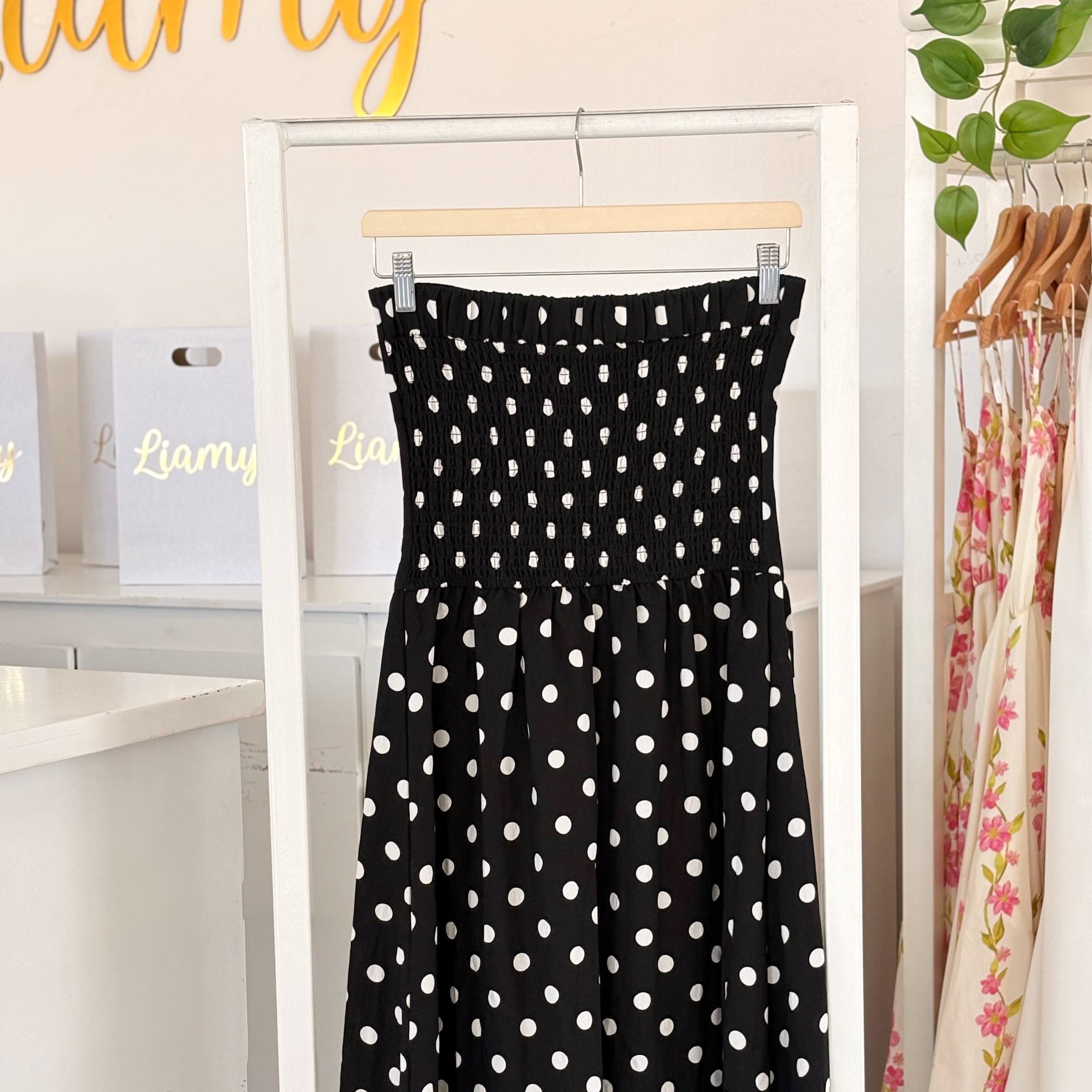 Vestido puntos straple