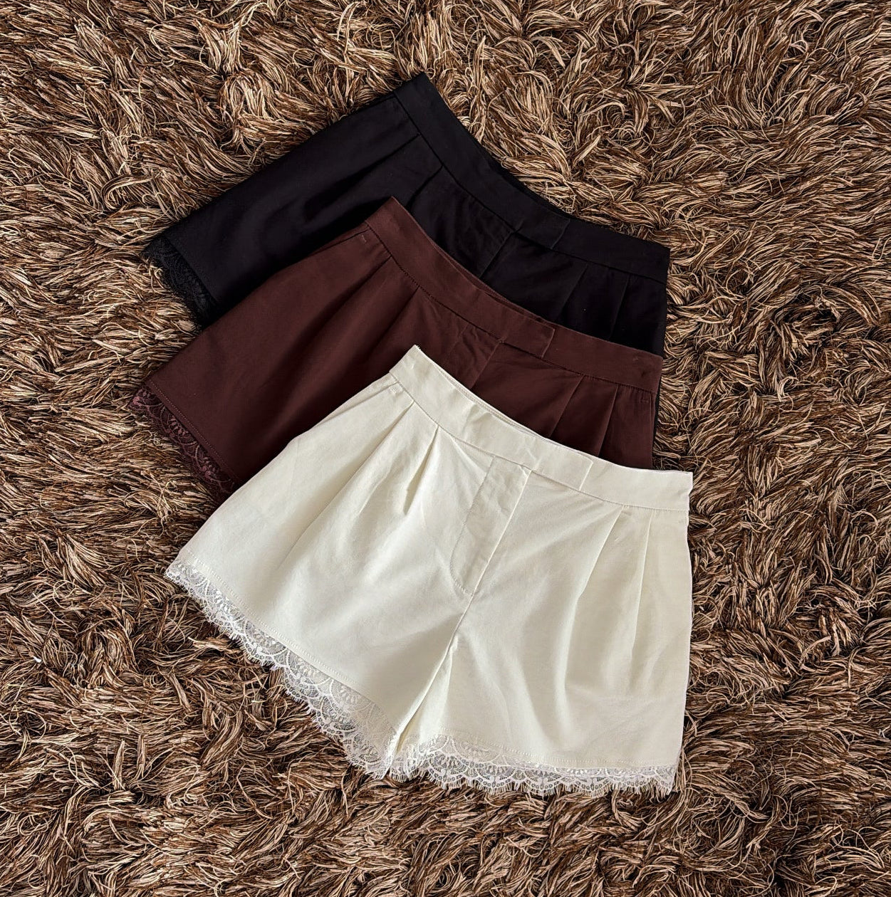 Short encaje