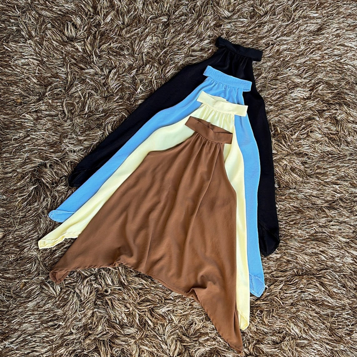 Blusa halter botón cuello
