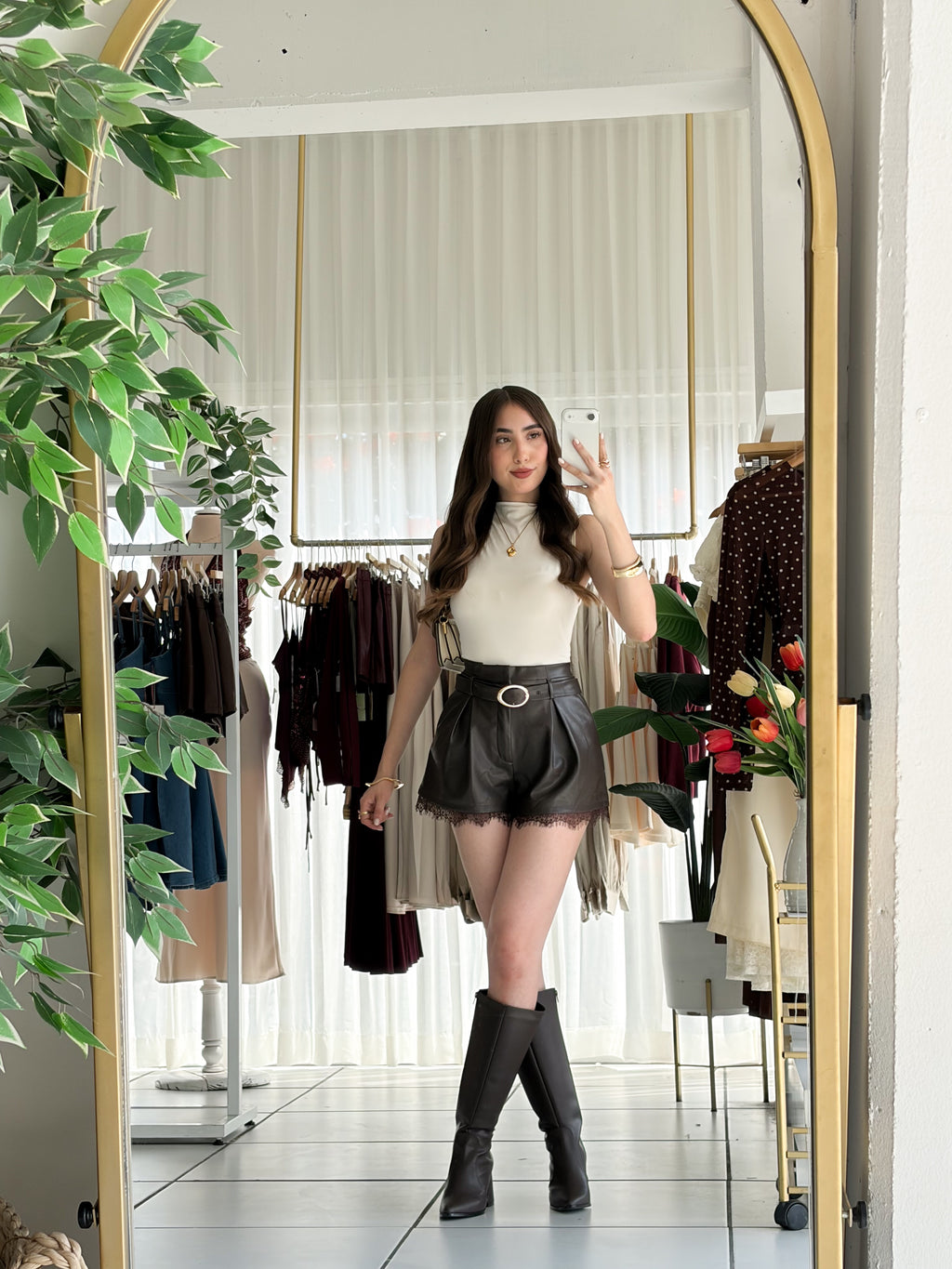 Short encaje cinto (Incluye cinto)