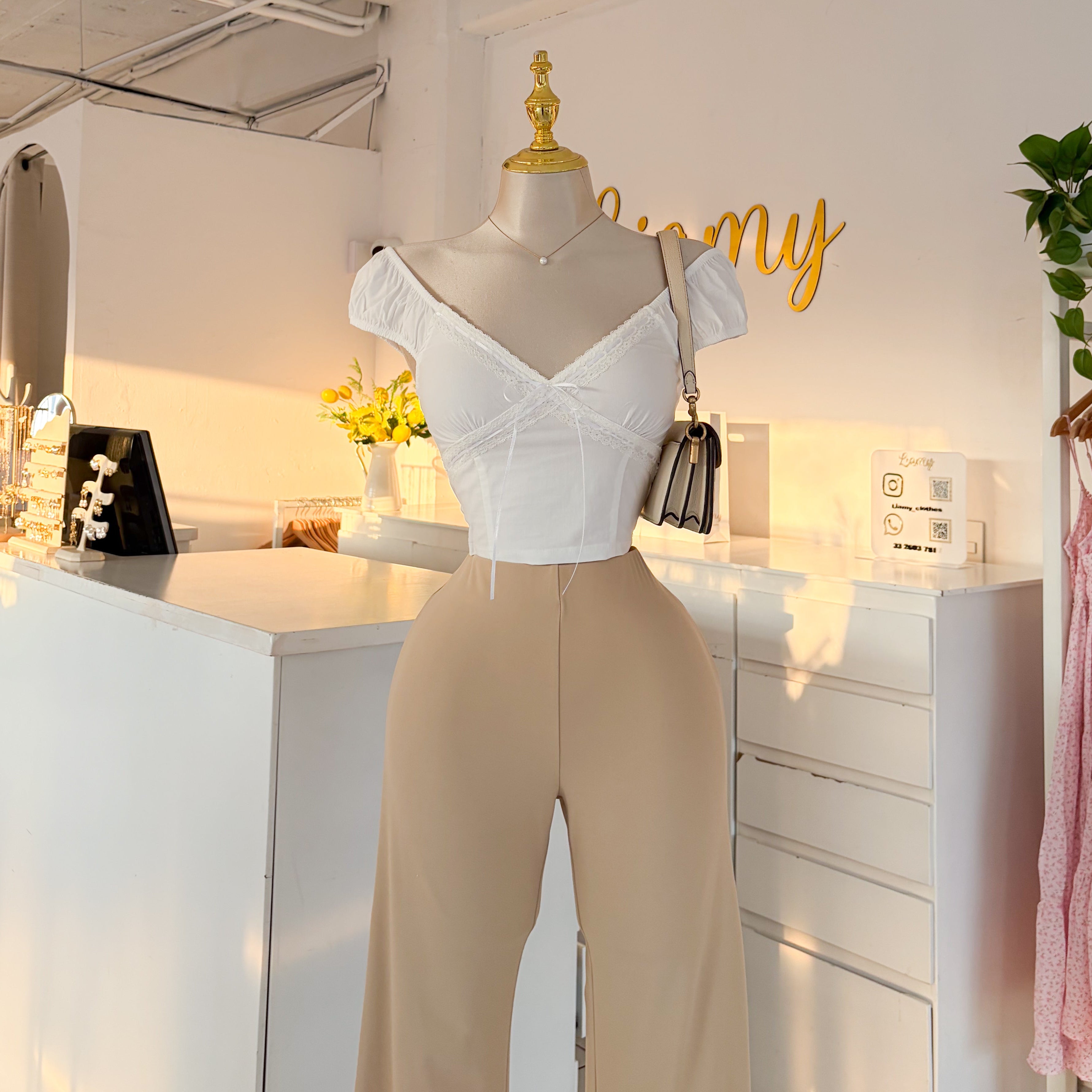 Blusa listón encaje