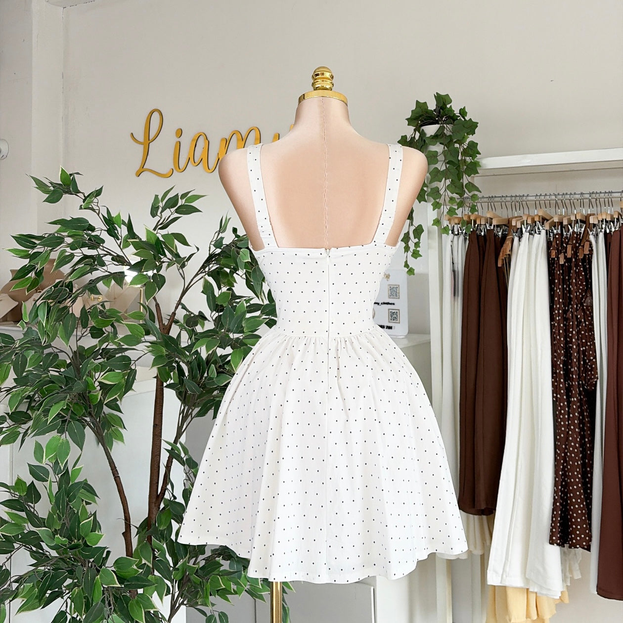 Vestido puntos escote