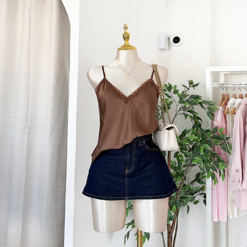 Blusa detalle encaje V