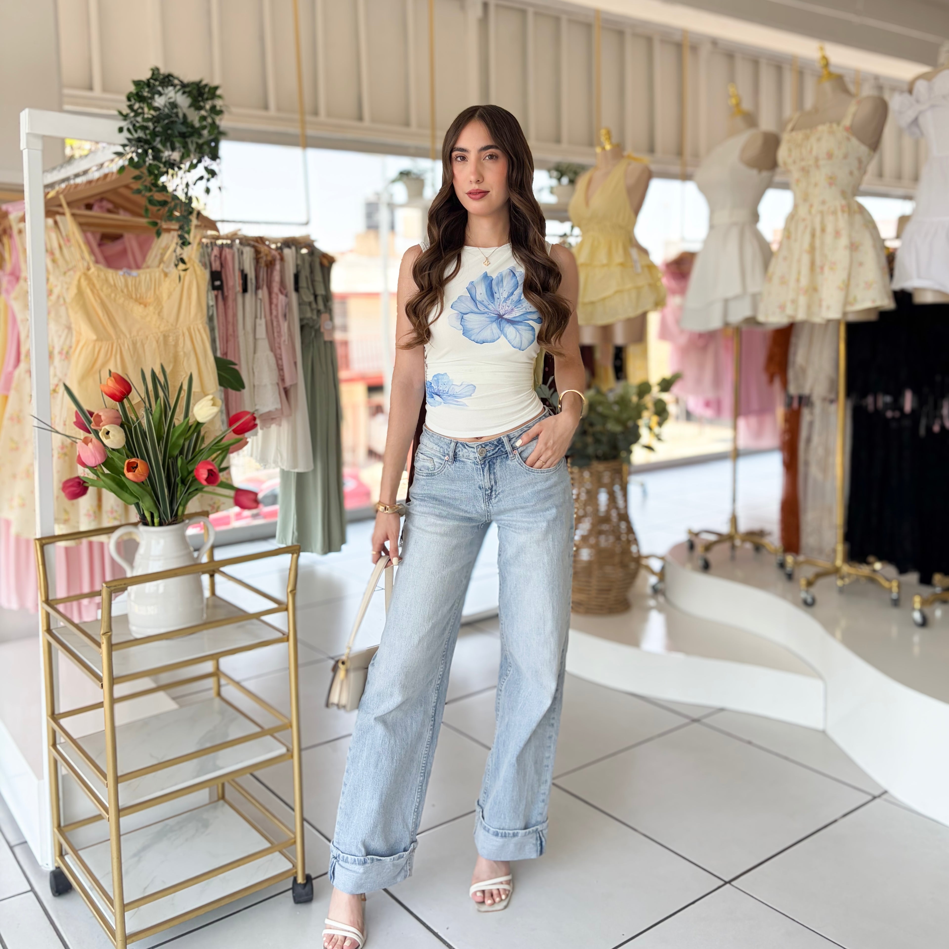Blusa flores hombro corrugado