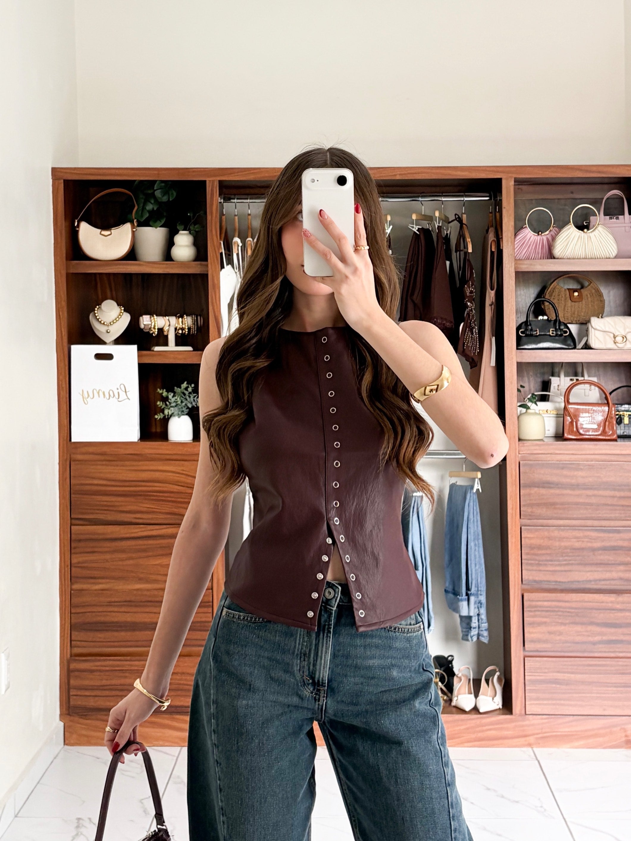 Blusa tipo vinipiel botones