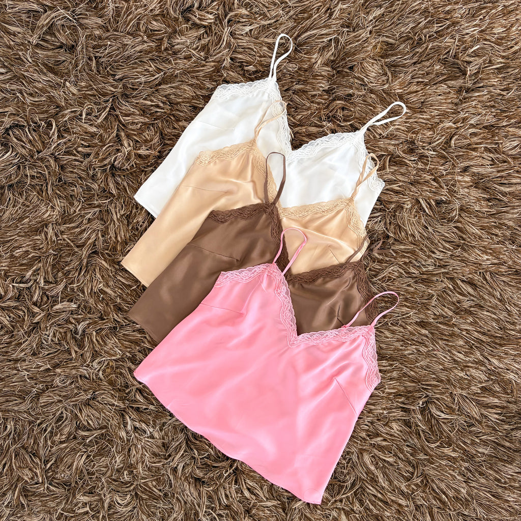 Blusa detalle encaje V