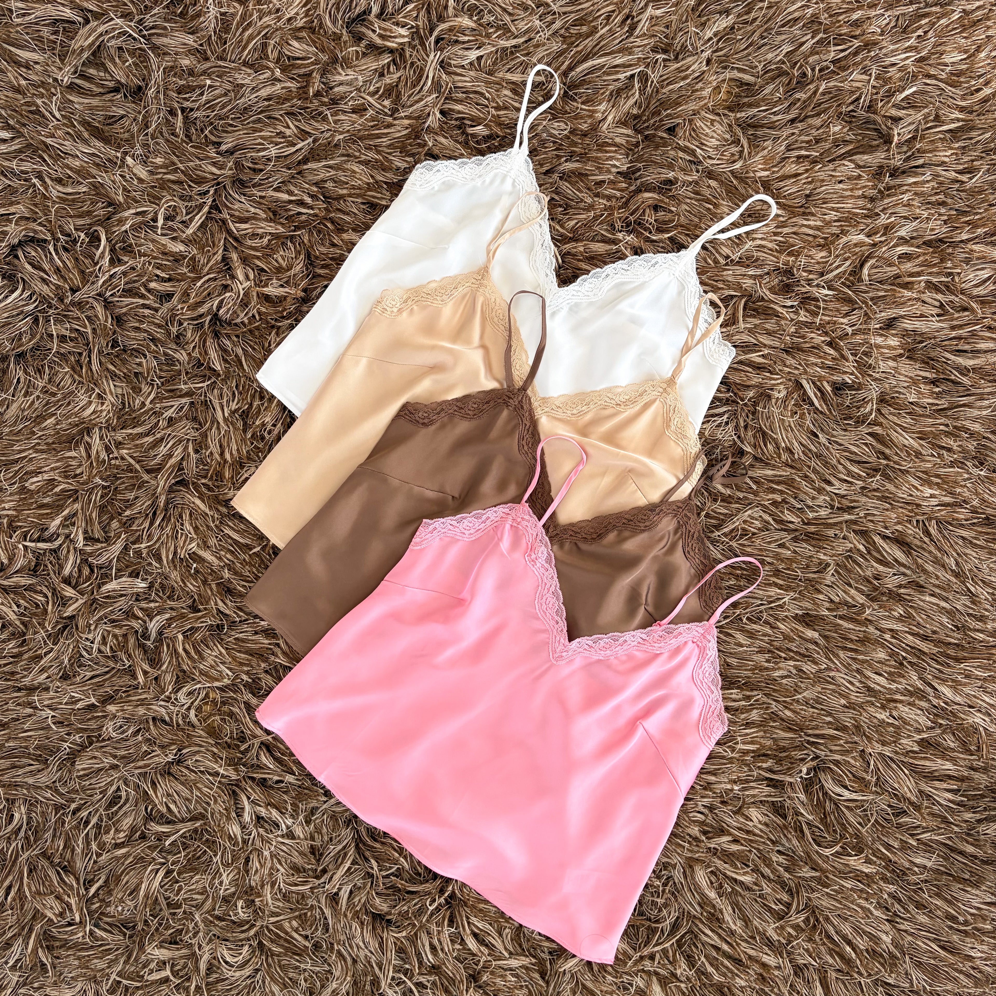 Blusa detalle encaje V