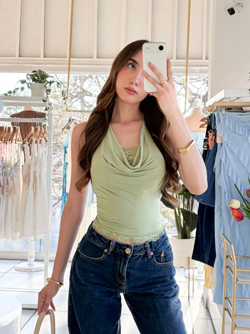Blusa halter escote encaje