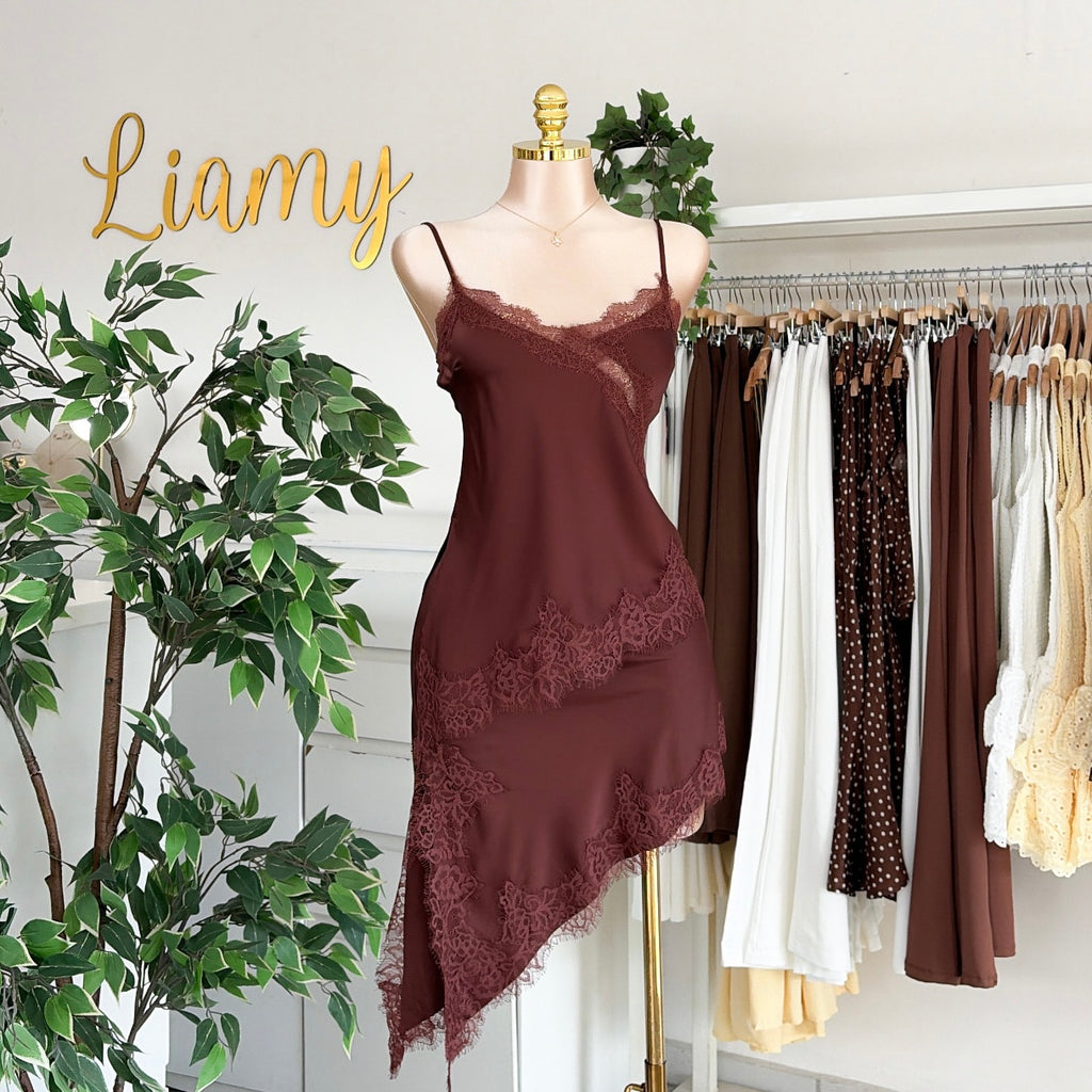 Falda satinada encaje