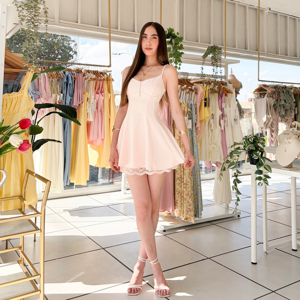 Vestido vuelo encaje