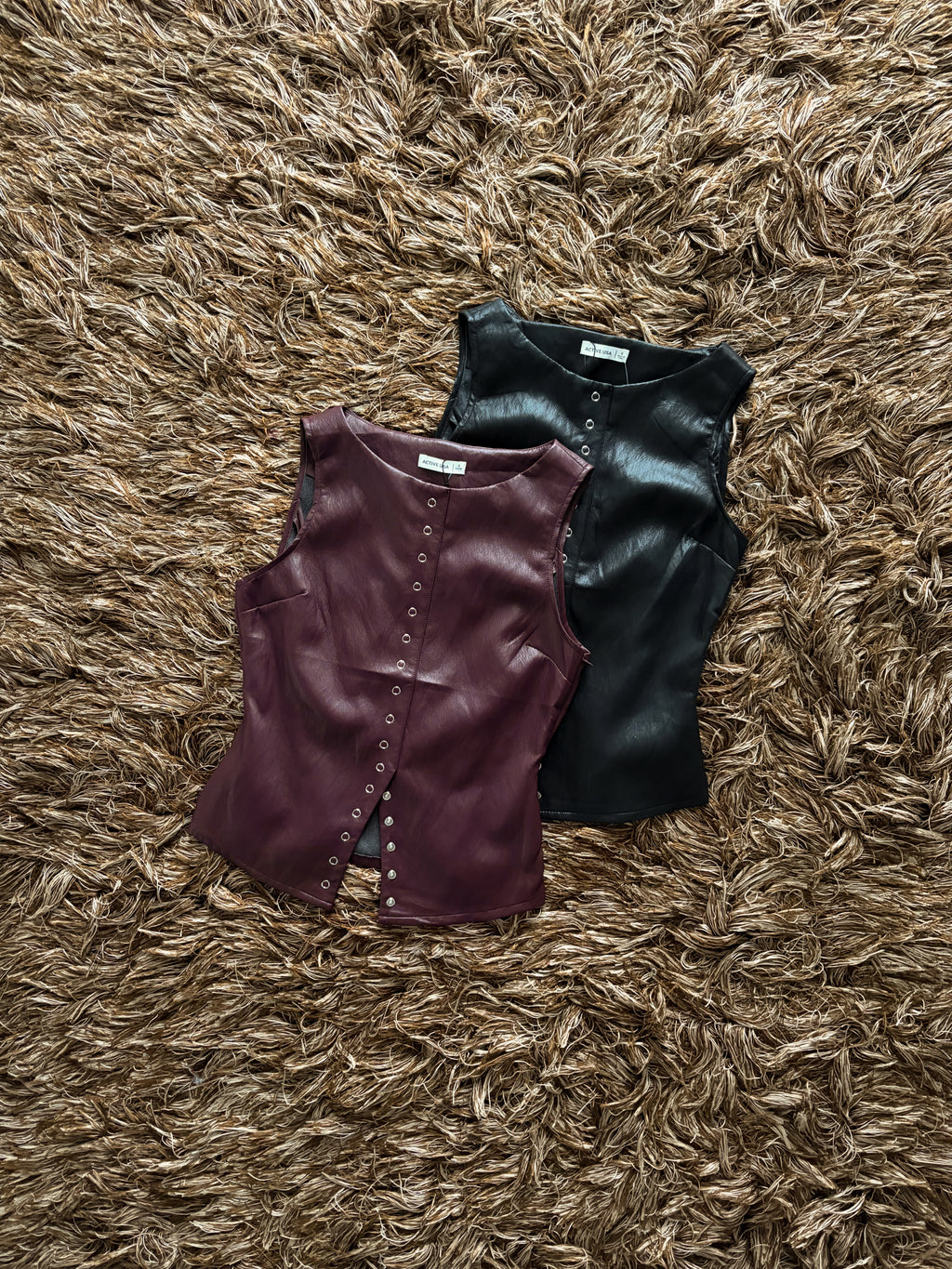 Blusa tipo vinipiel botones