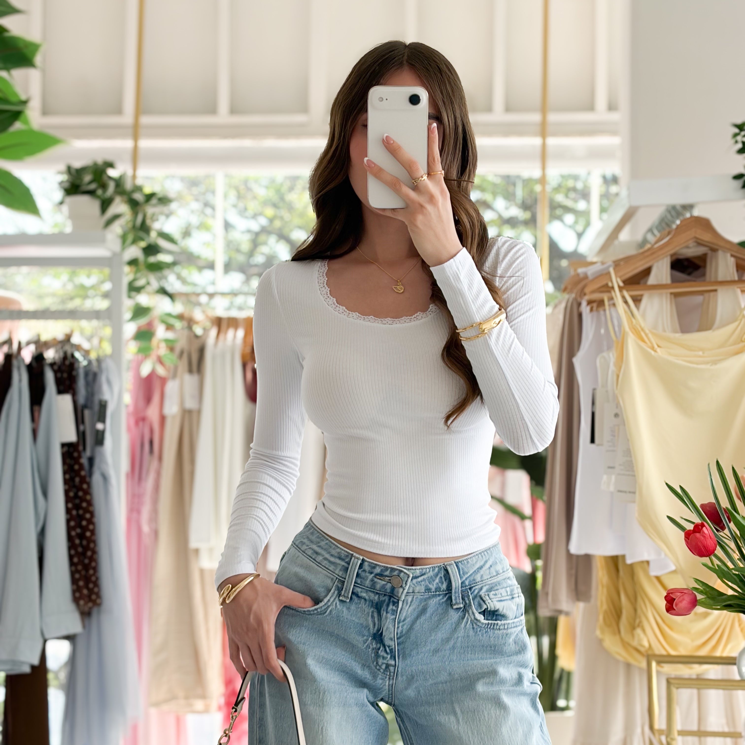 Blusa básica detalle encaje