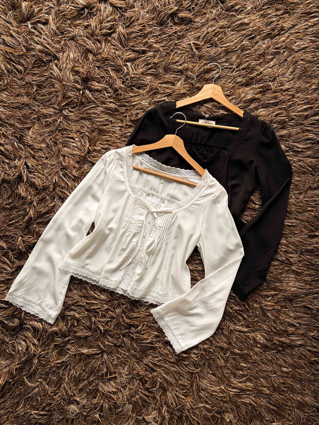 Blusa detalles encaje