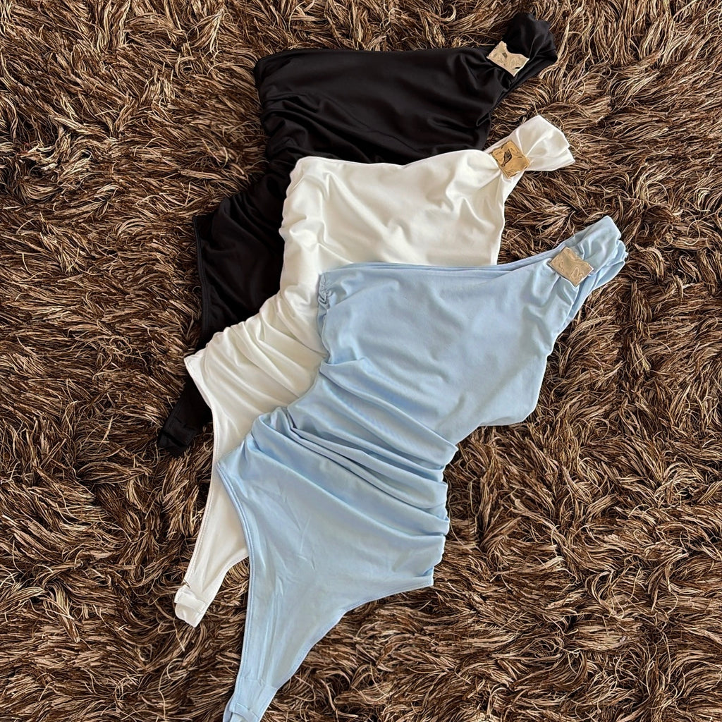 Pantiblusa manga hebilla dorada