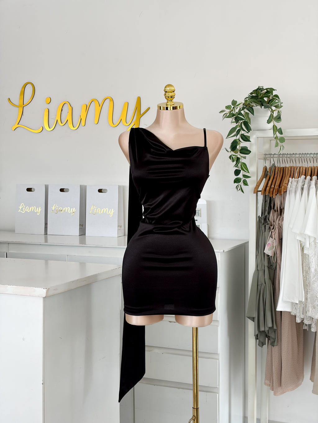 Vestido tirantes tira cuello