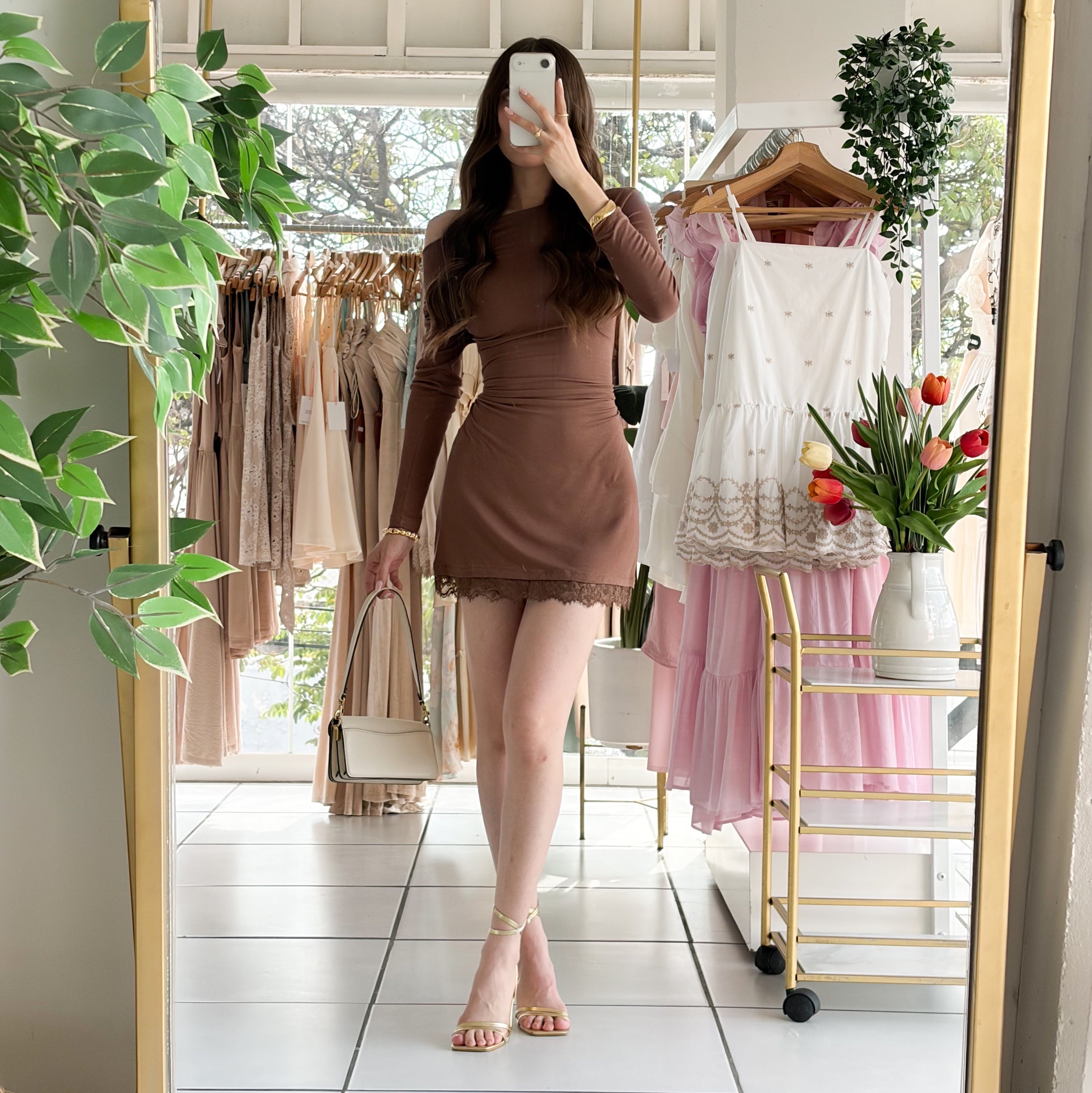 Vestido cuello asimétrico