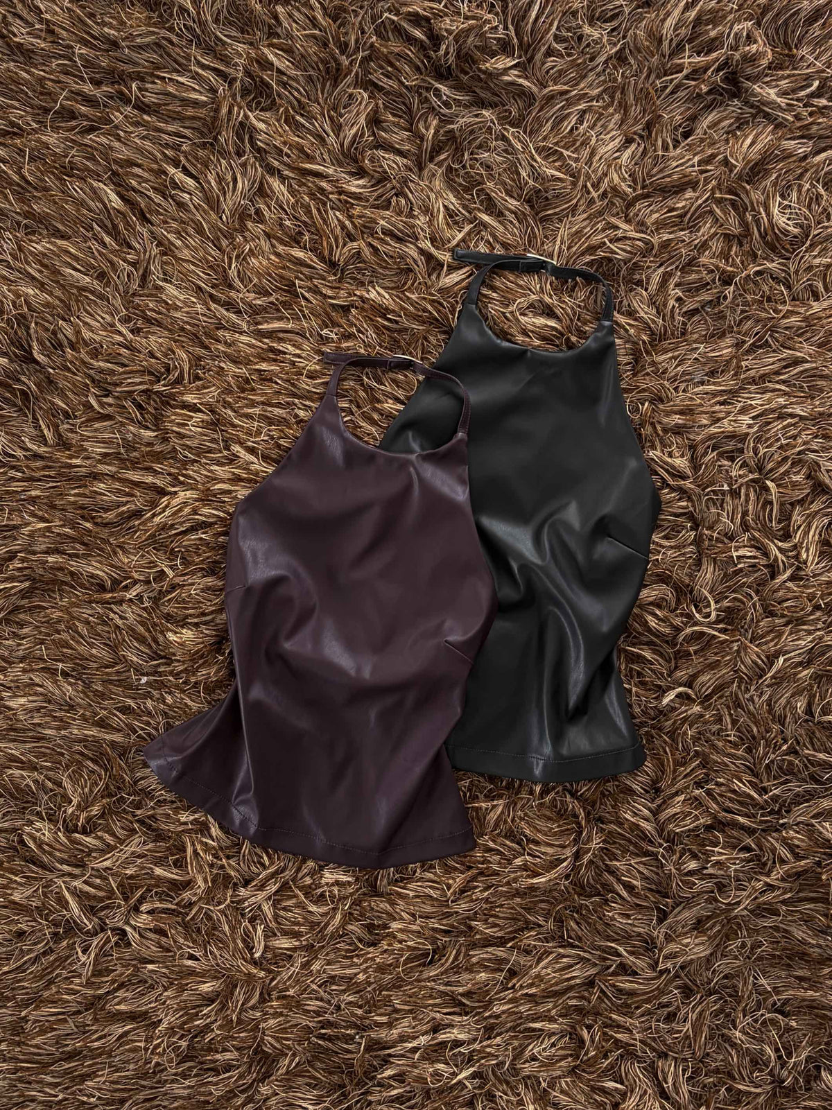 Blusa halter tipo vinipiel