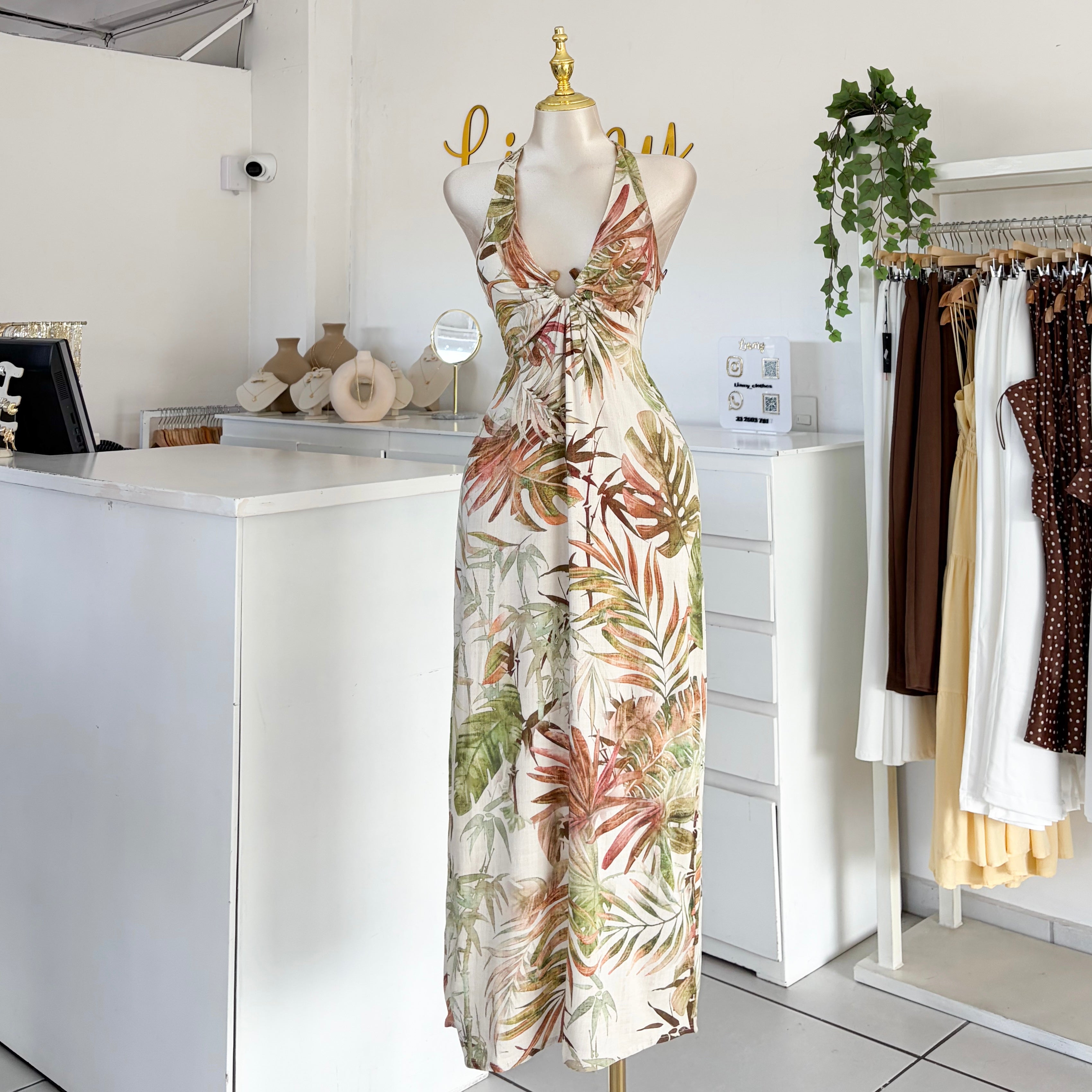 Vestido hebilla madera