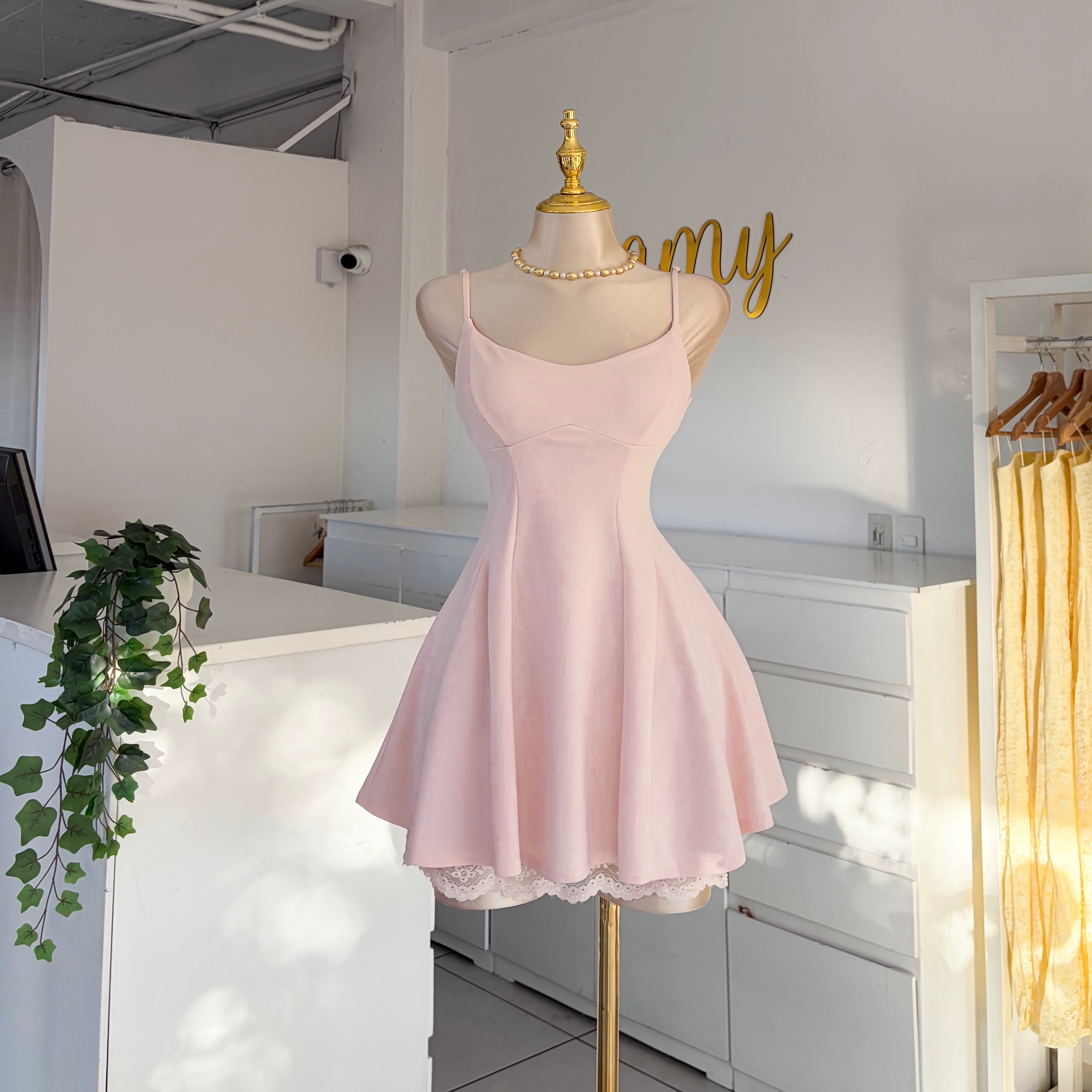 Vestido vuelo encaje