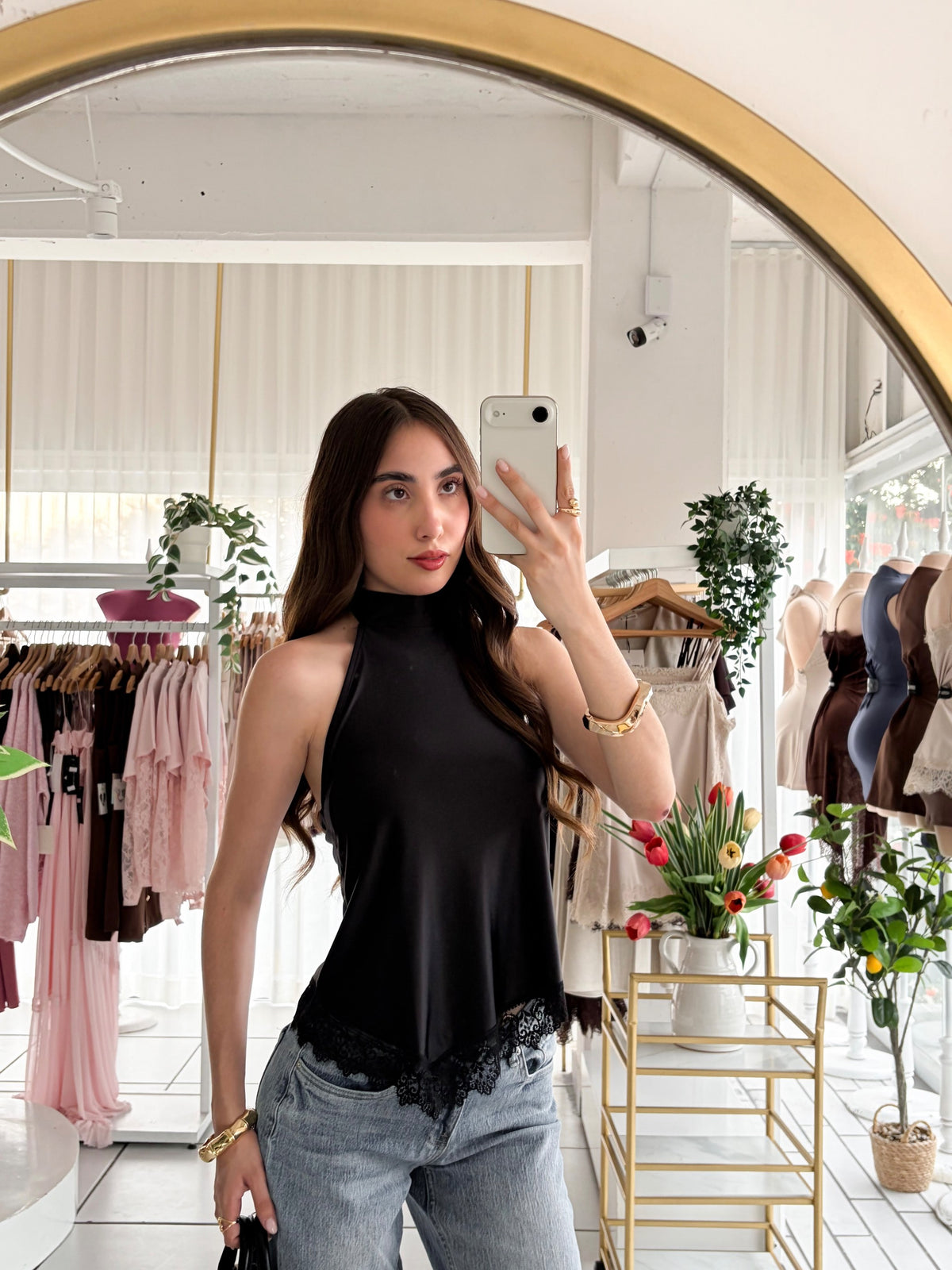 Blusa Halter satén encaje