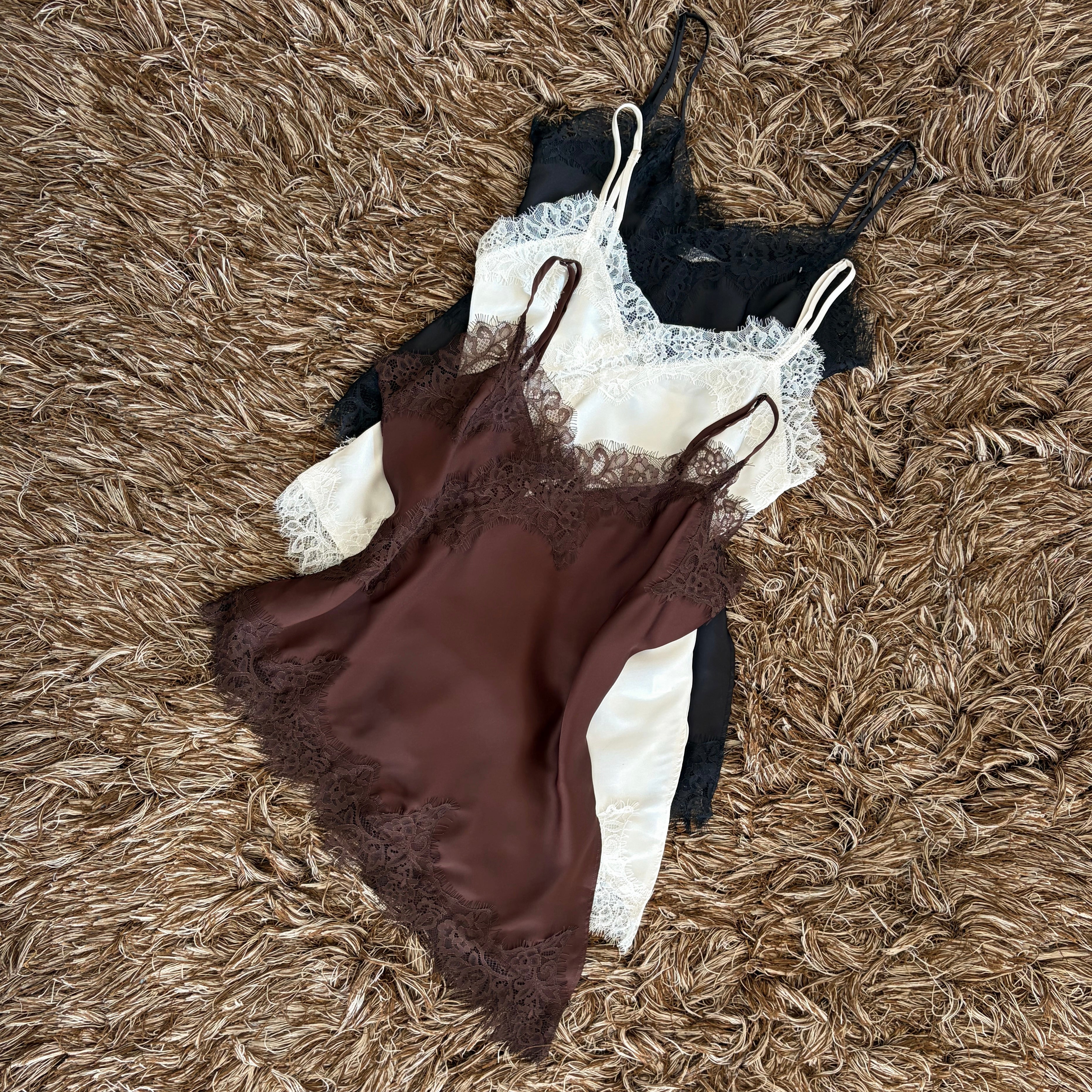 Blusa encaje diagonal