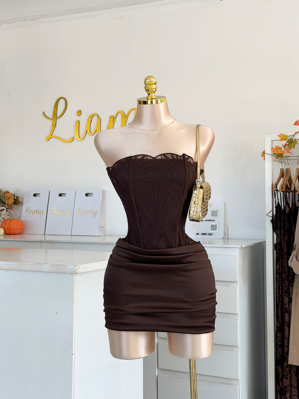 Vestido corset encaje