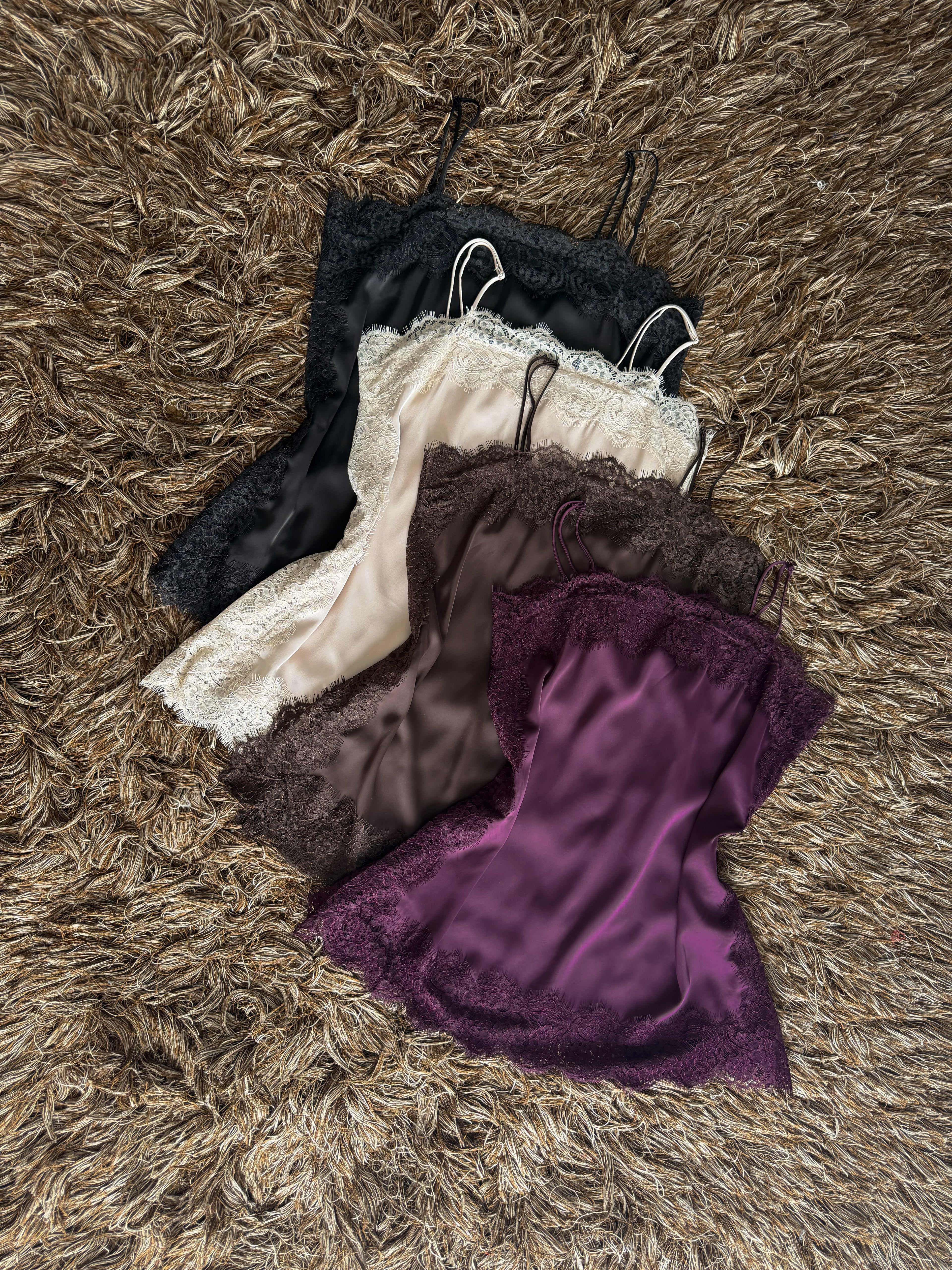 Blusa encaje aberturas