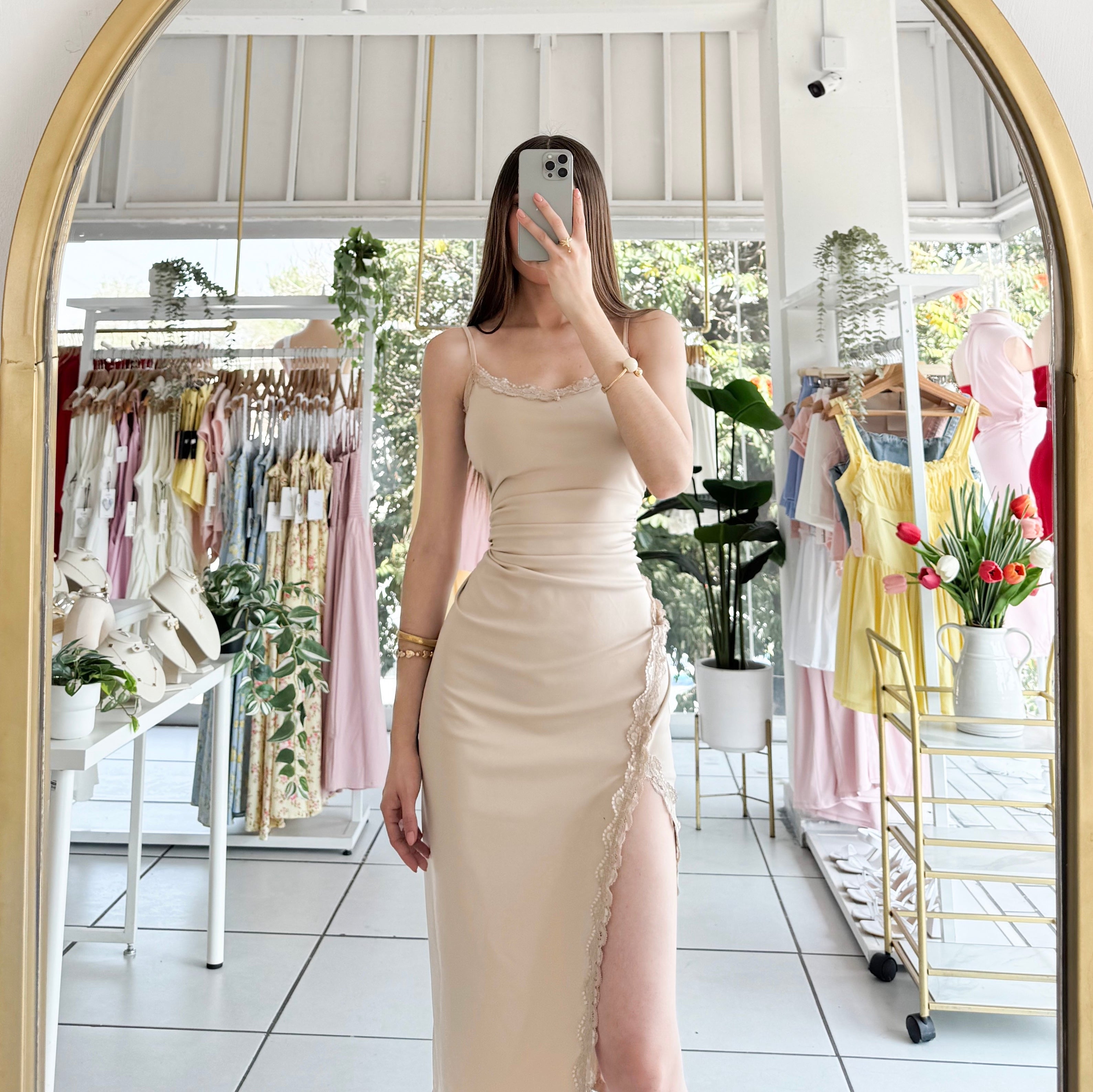 Vestido largo con encaje
