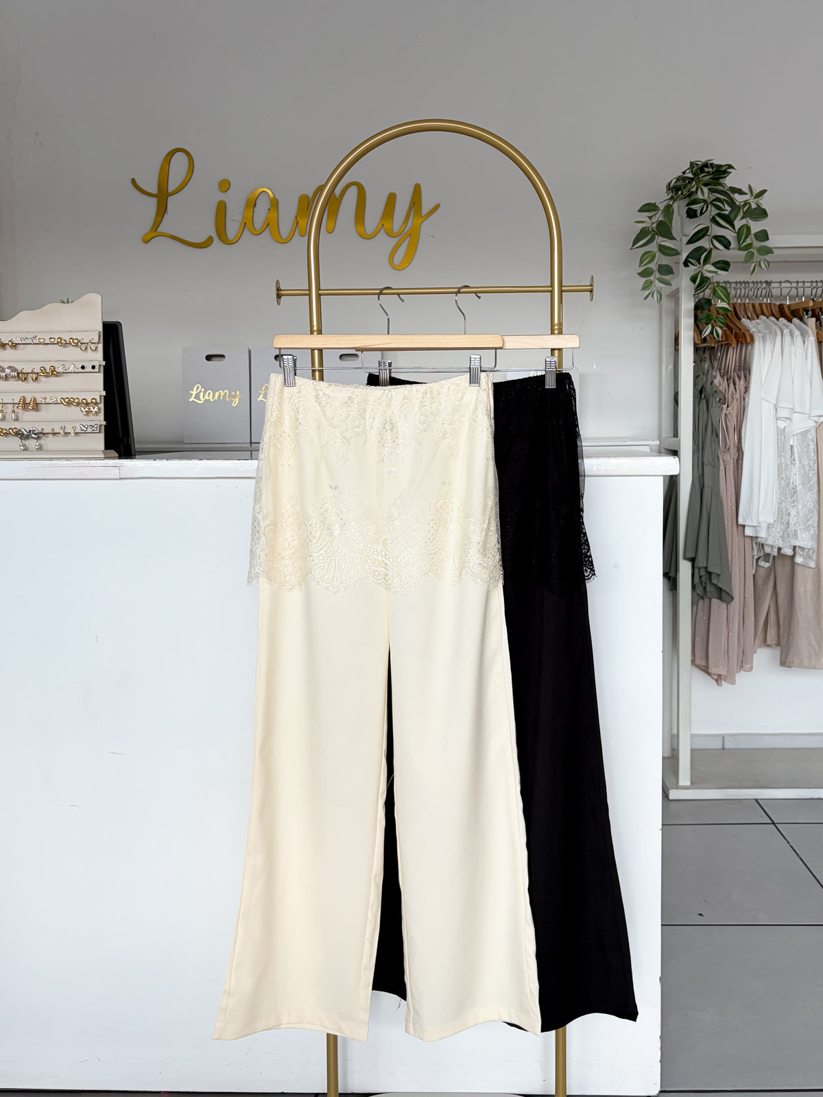 Pantalón liso encaje