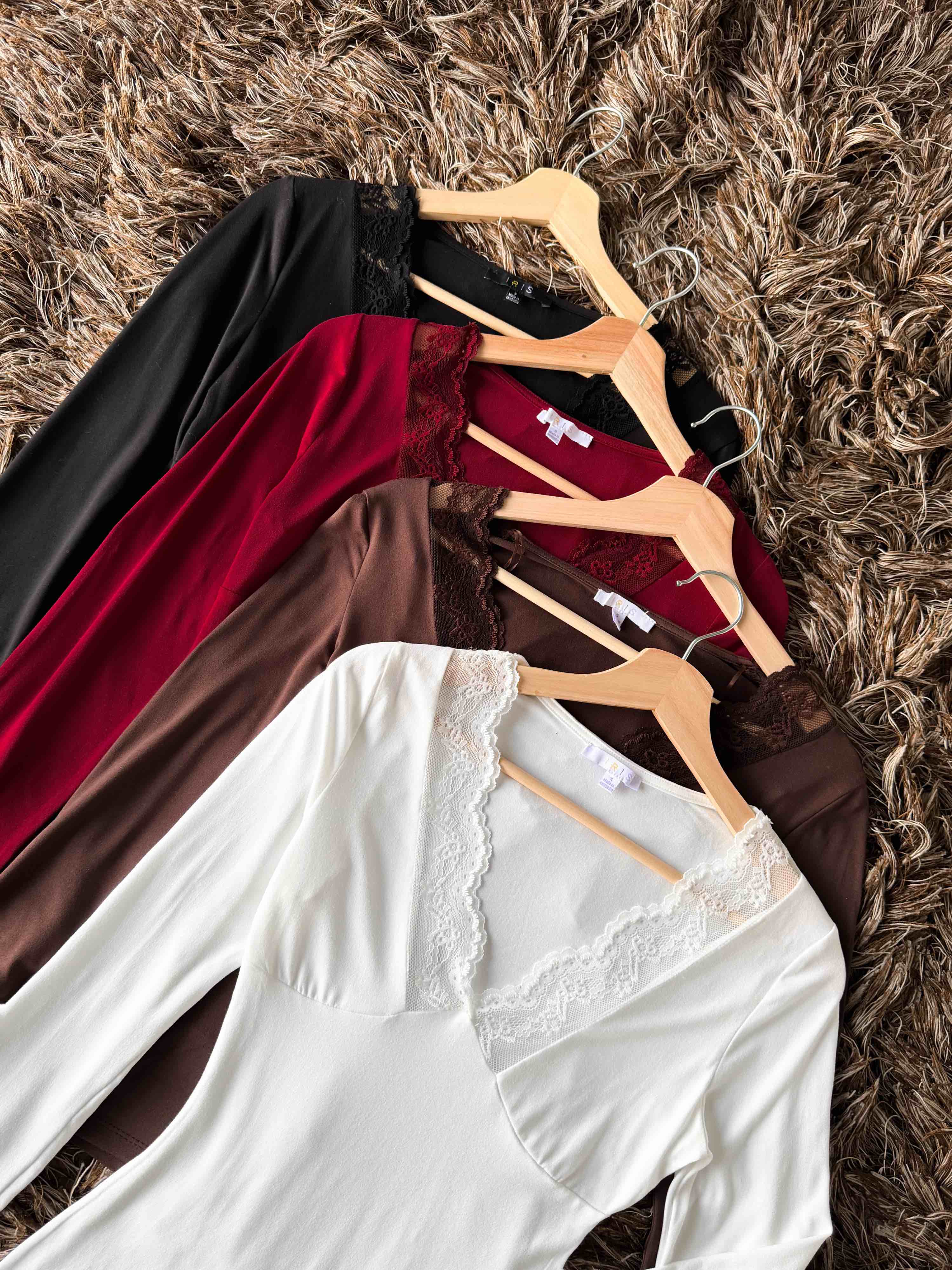 Blusa pecho encaje