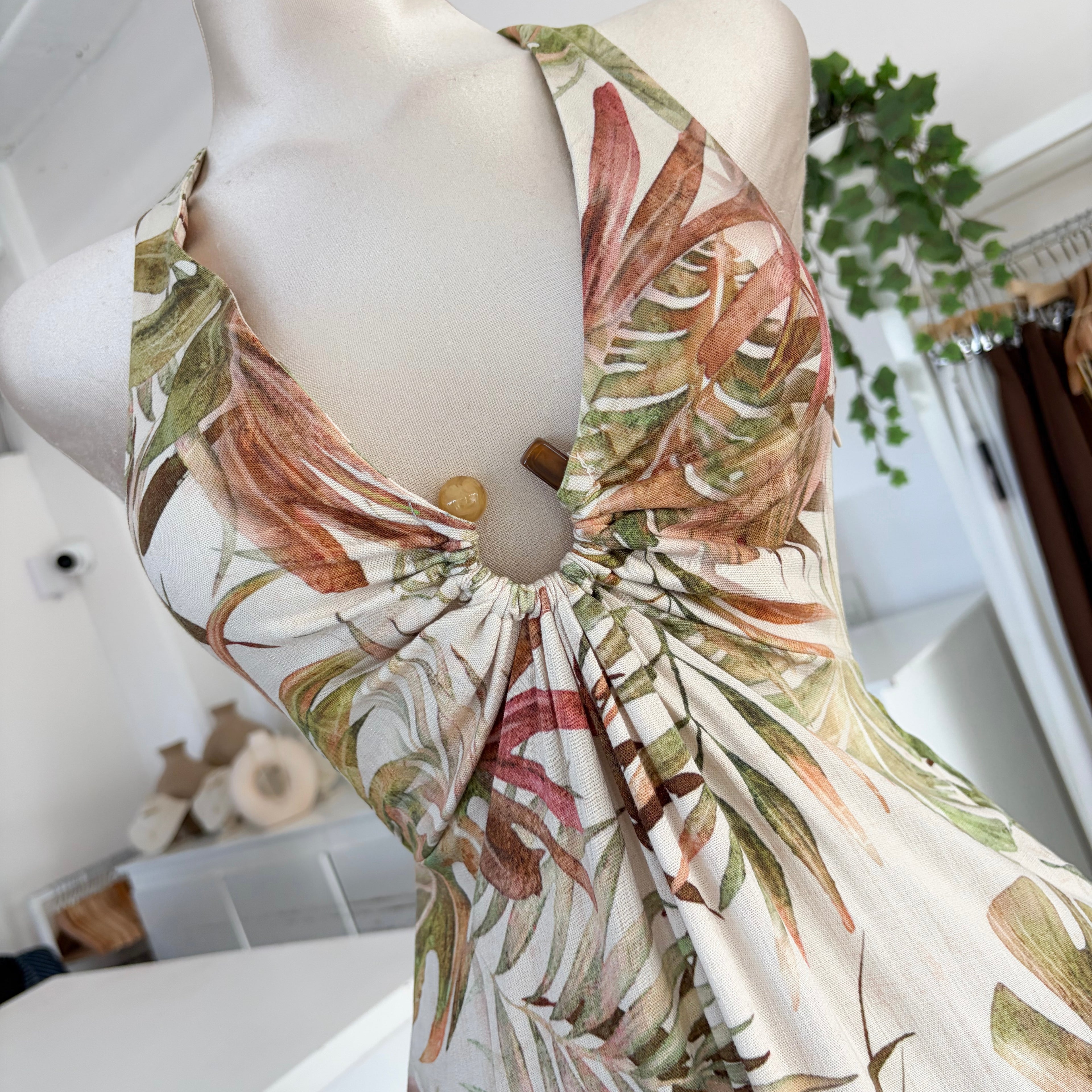 Vestido hebilla madera