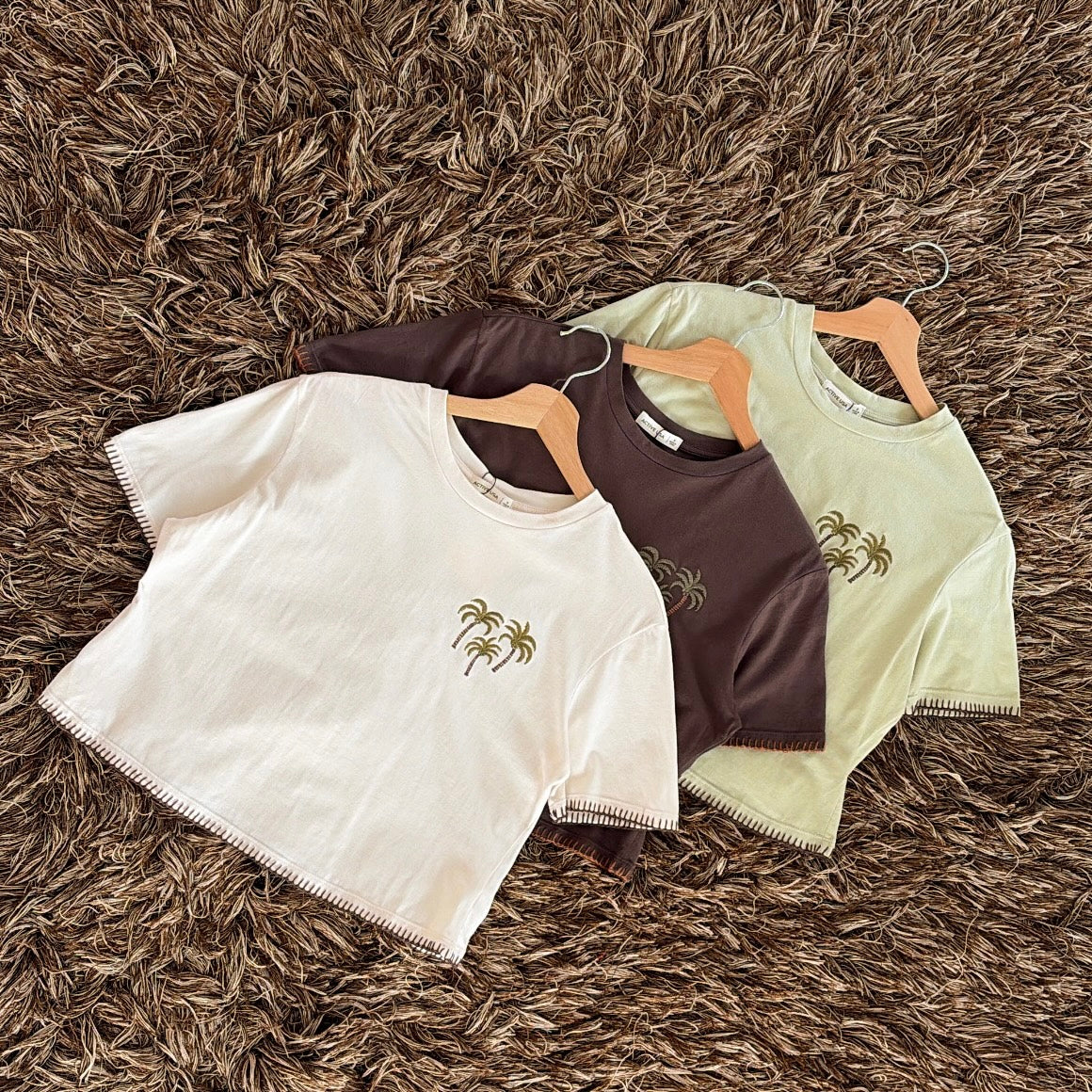 Blusa palmas bordadas